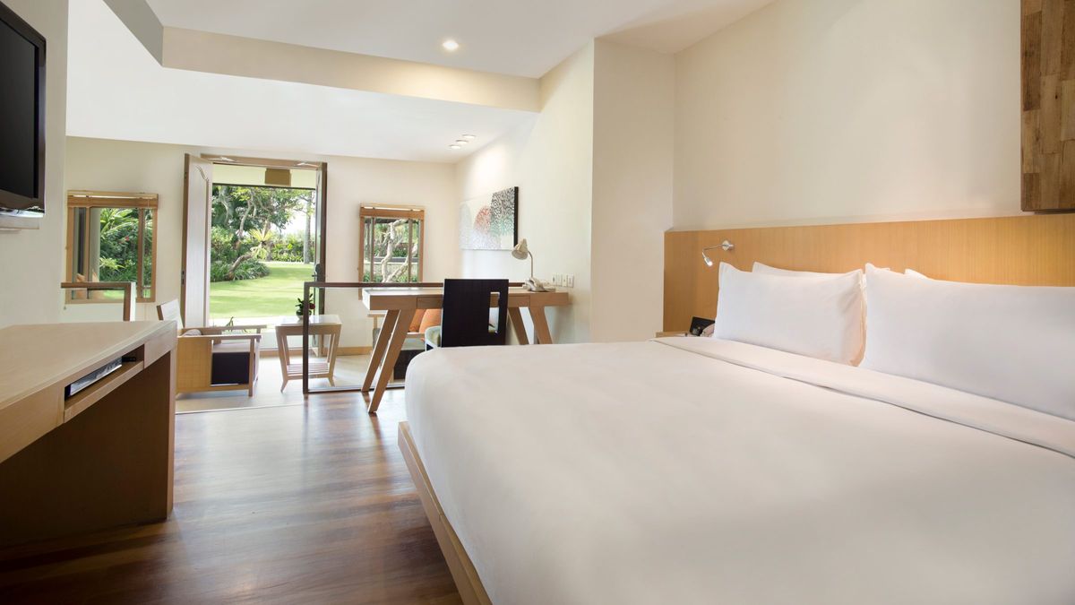 Holiday Inn Resort Baruna Bali slide