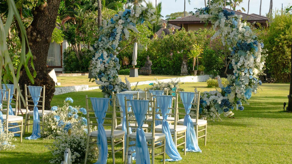 Holiday Inn Resort Baruna Bali slide