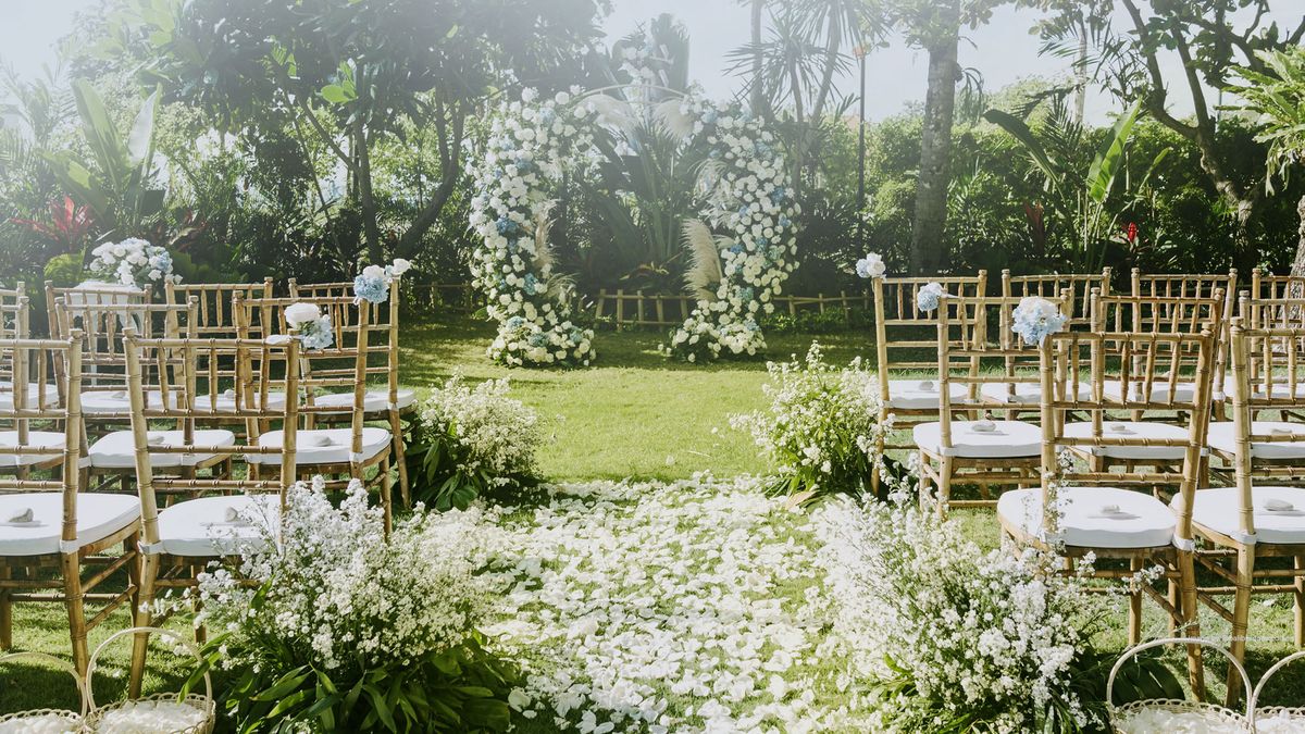 Holiday Inn Resort Baruna Bali slide