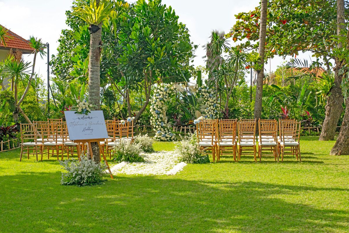 Holiday Inn Resort Baruna Bali slide